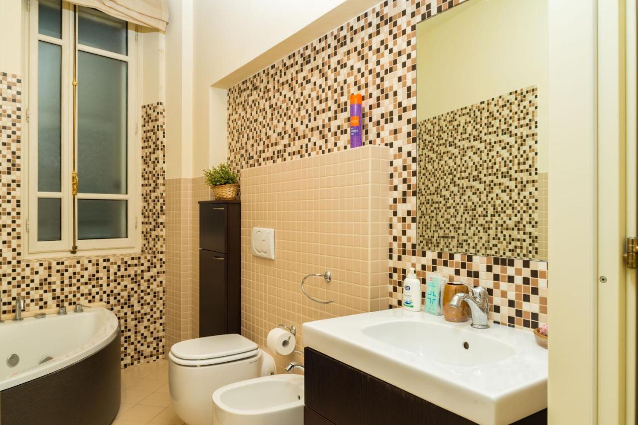 Alessandria Central Apt 10Min Walk Central Station ภายนอก รูปภาพ